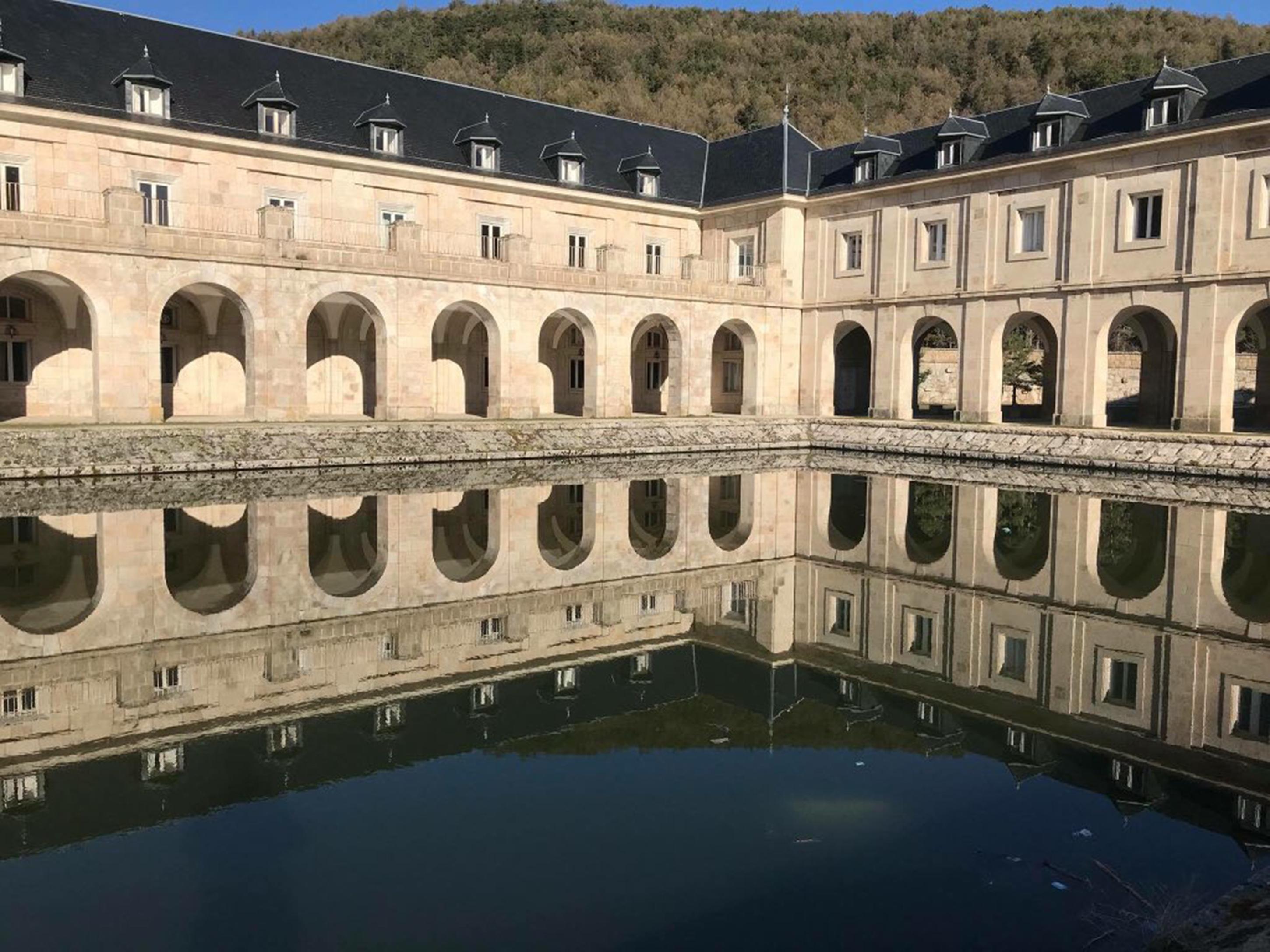 Hospederia Santa Cruz Hotel San Lorenzo de El Escorial Exterior foto